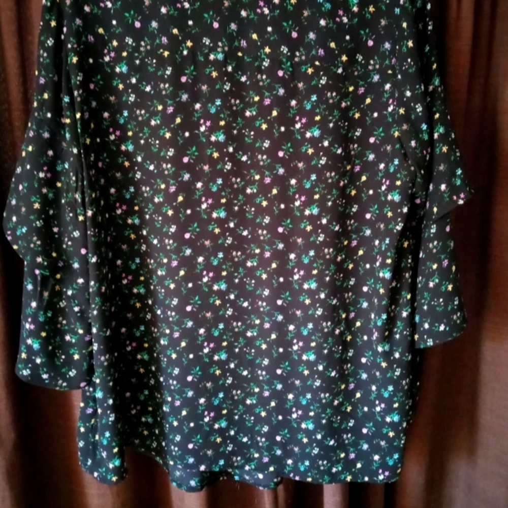 GAP - Picture 6 of 6